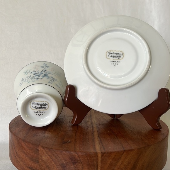 Contemporary Noritake Fine china Carolyn2693 sets of 2 footed cups & 2 saucers - Picture 4 of 6